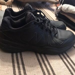 New Balance size 8.5 black tennis shoe